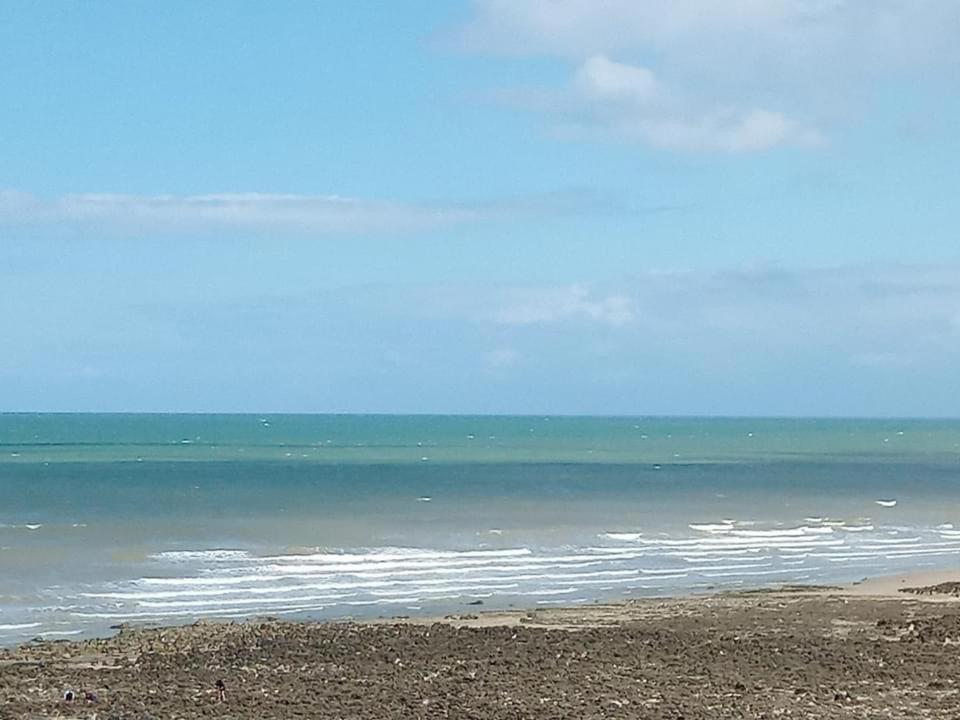 Numero 5 - B - Ault Bagian luar foto